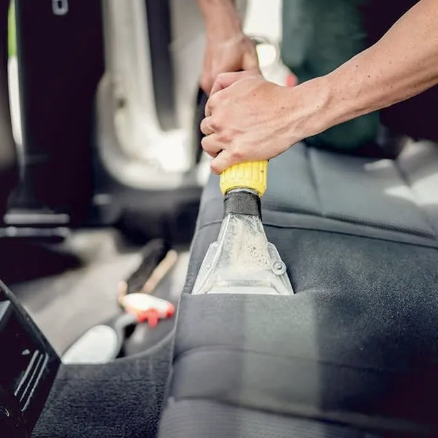 Nettoyage d'un siège auto en tissu